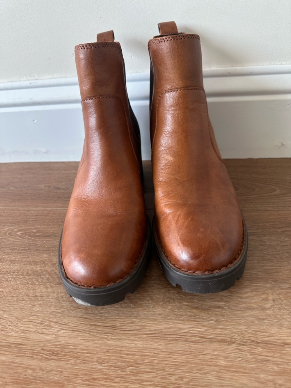 Born Women's Tan Leather Chelsea Ankle Boots
